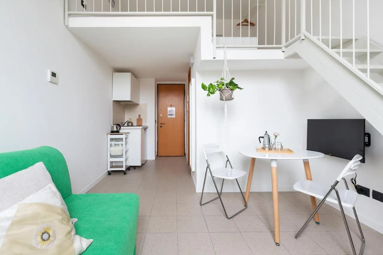 Central Studio Apts Milano-Corso Magenta 0*, Milan Italy