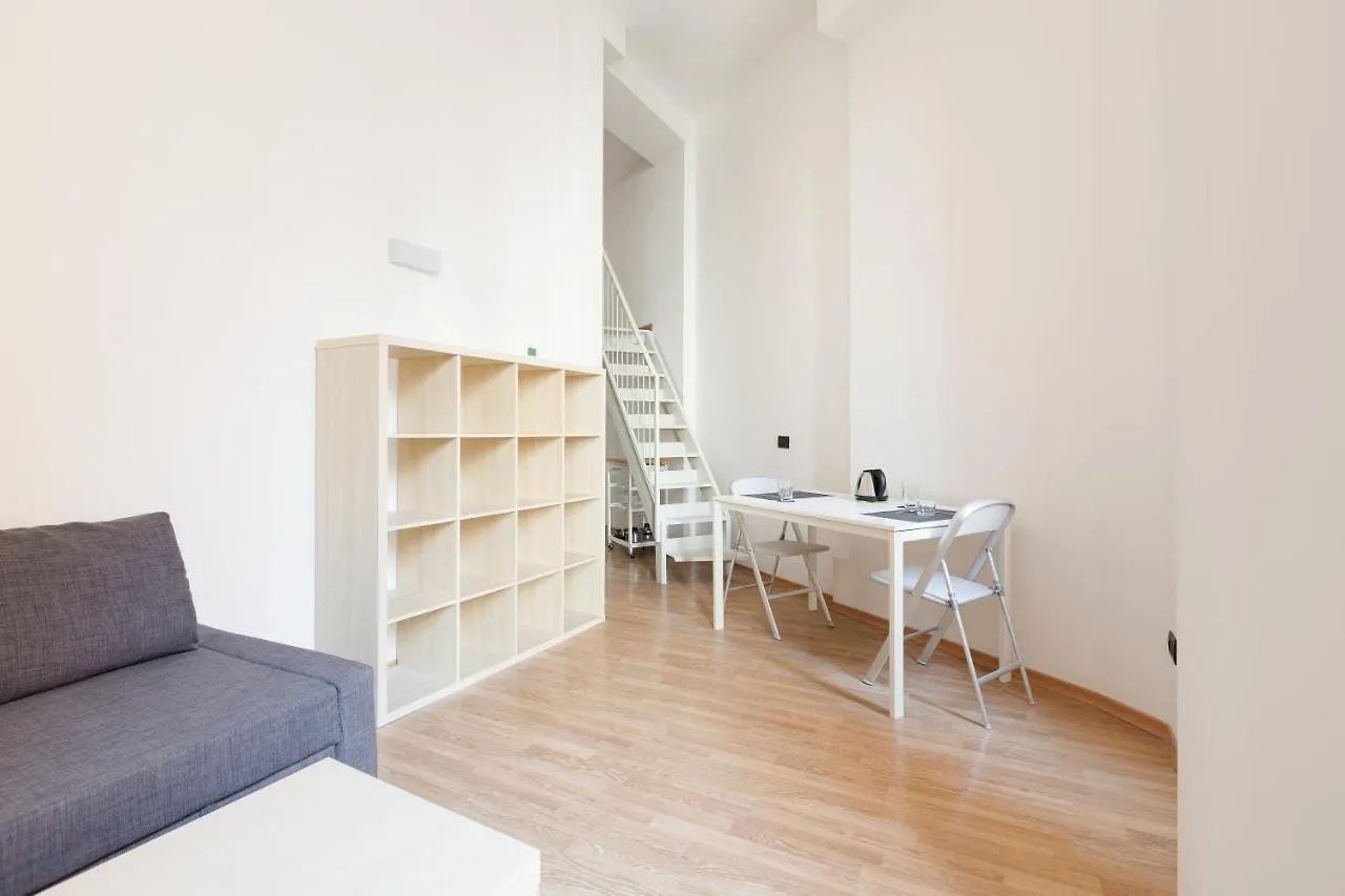 Central Studio Apts Milano-Corso Magenta 0*, Milan