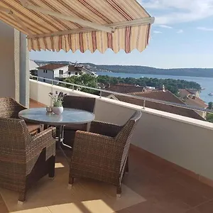https://apartments-javi.splithotels.org