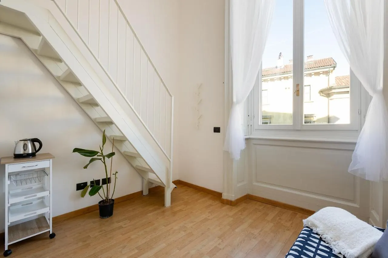 Central Studio Apts Milano-Corso Magenta Mediolan