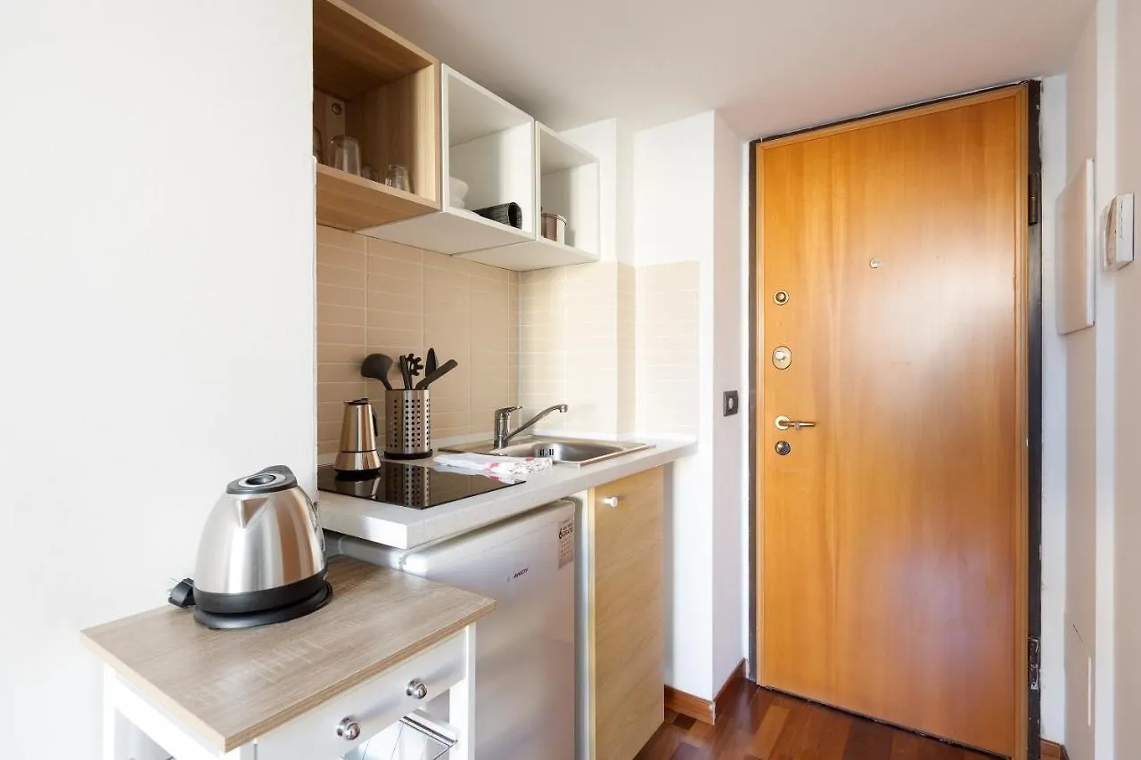 Central Studio Apts Milano-Corso Magenta Mediolan