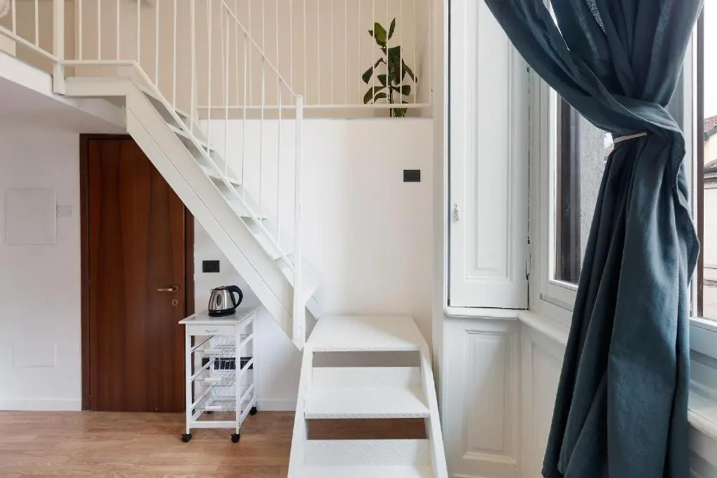 Central Studio Apts Milano-Corso Magenta Mediolan