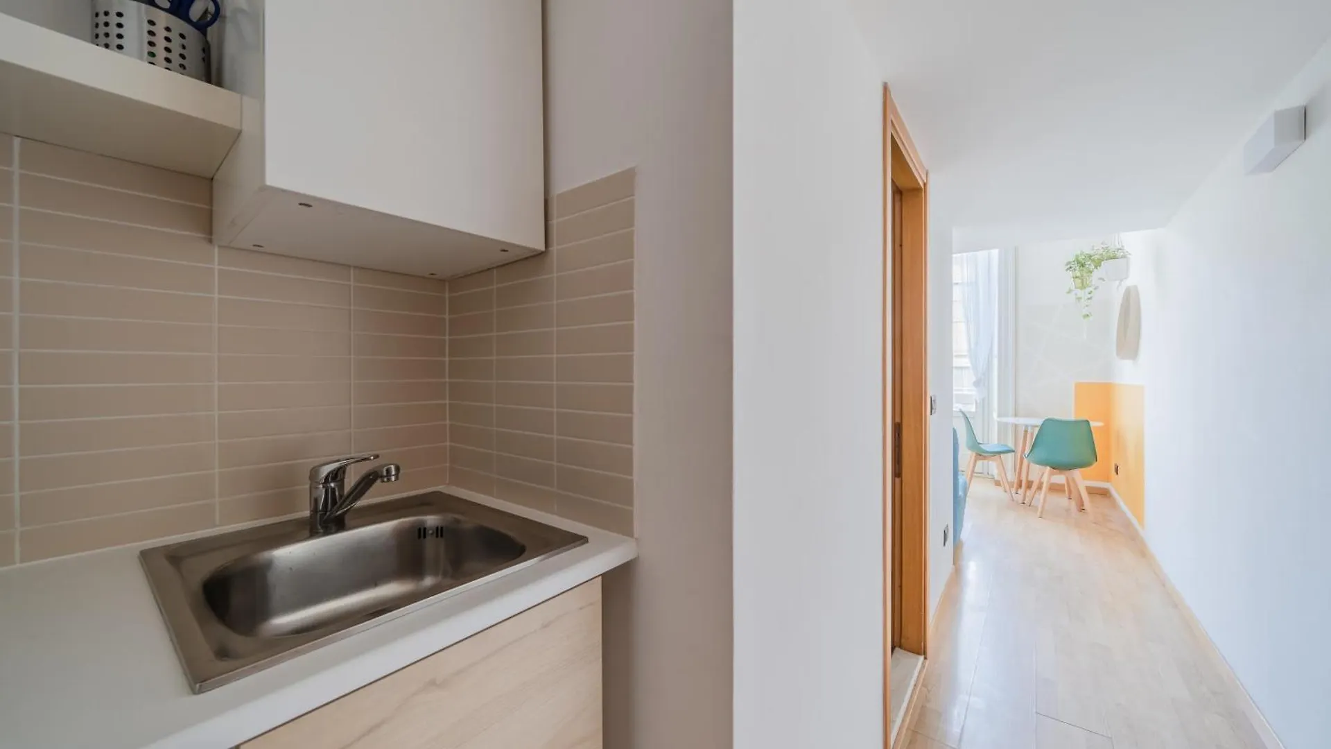 Central Studio Apts Milano-Corso Magenta 0*, Mediolan